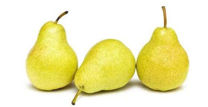 Pere al vino bianco con salsa al cioccolato